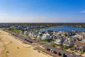 2000 N Ocean Ave LuxQue001