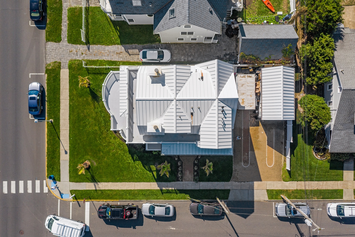 2000 N Ocean Ave LuxQue018