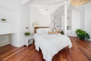 2000 N Ocean Ave LuxQue023