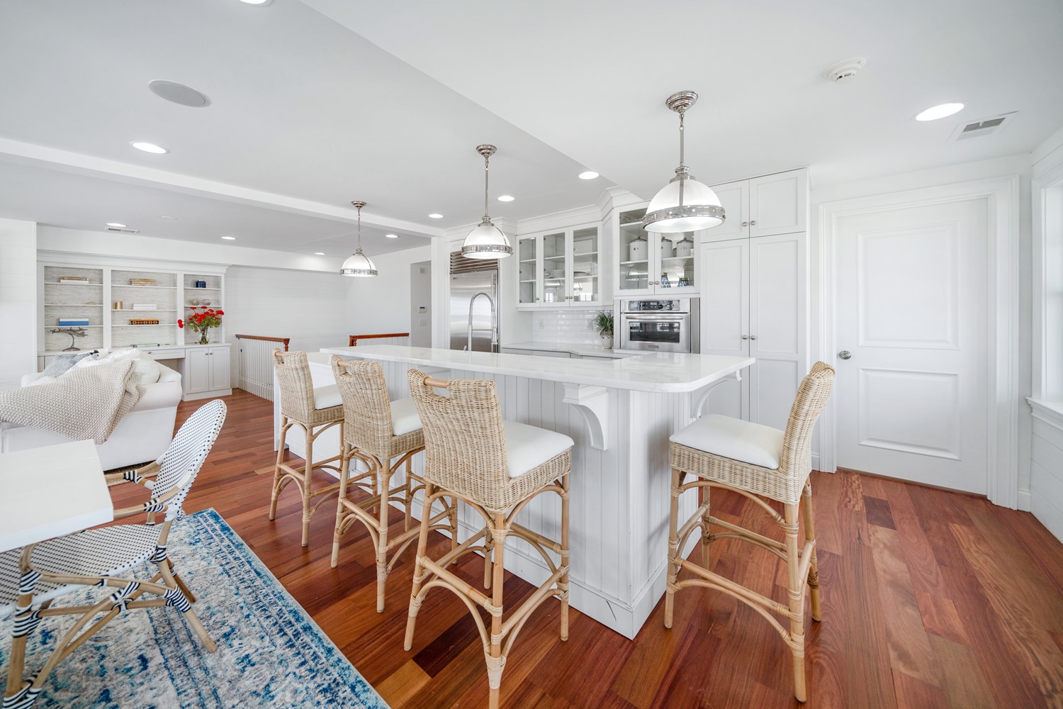 2000 N Ocean Ave LuxQue050