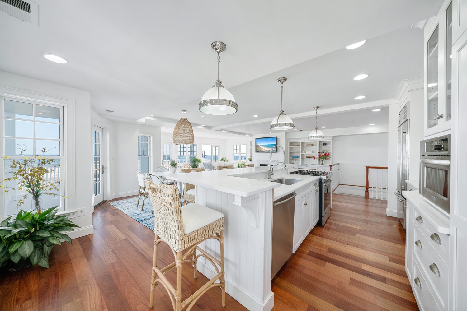 2000 N Ocean Ave LuxQue082