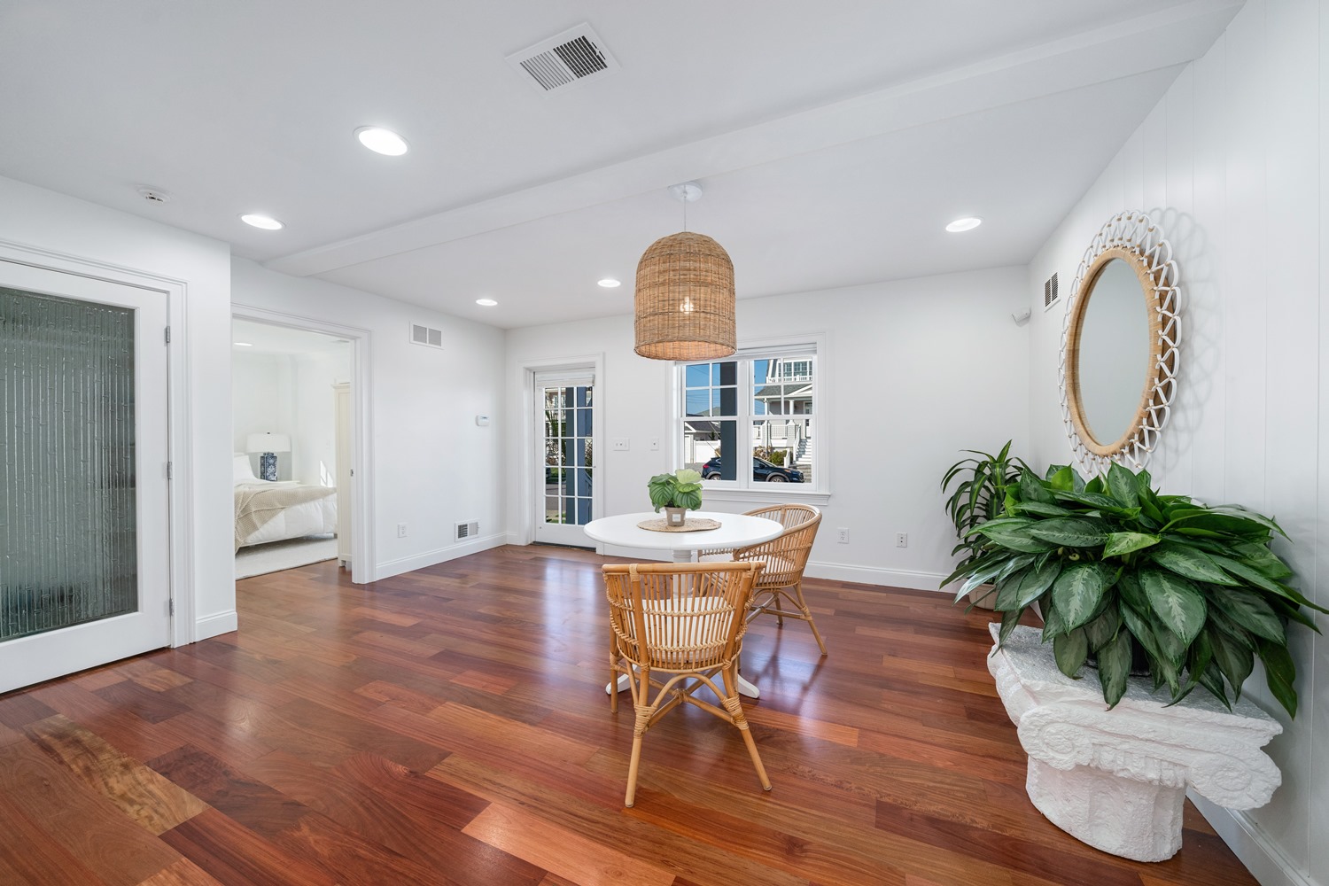 2000 N Ocean Ave LuxQue106