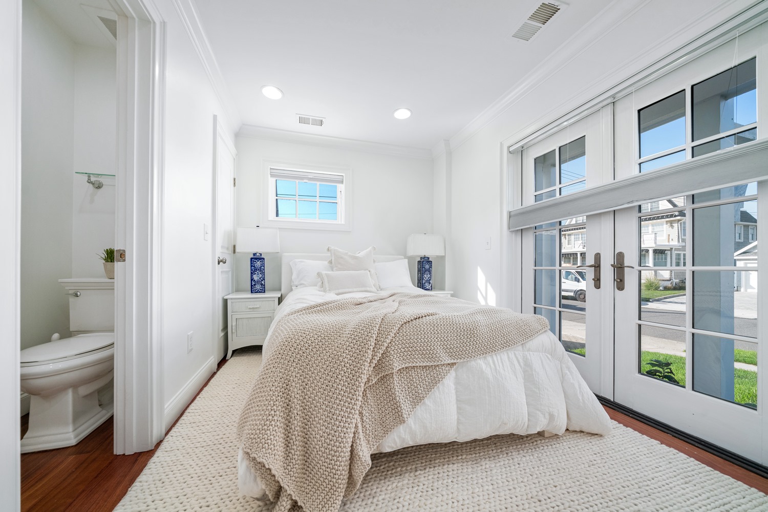 2000 N Ocean Ave LuxQue108