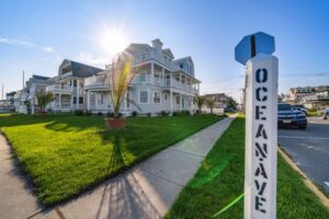 2000 N Ocean Ave LuxQue112