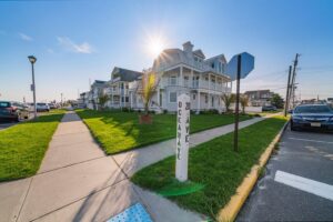 2000 N Ocean Ave LuxQue128